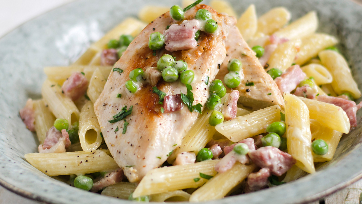 One-Pot Chicken and Bacon Pasta